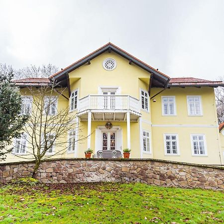 Lovecky Zamecek Pod Milesovkou Teplice Exteriör bild