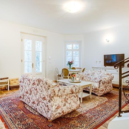 Lovecky Zamecek Pod Milesovkou Teplice Exteriör bild