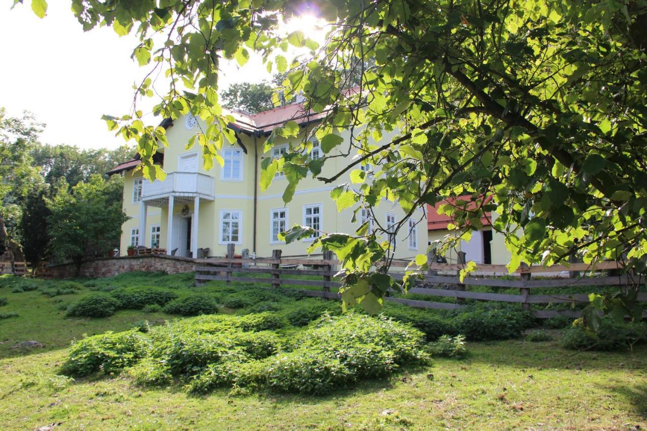 Lovecky Zamecek Pod Milesovkou Teplice Exteriör bild