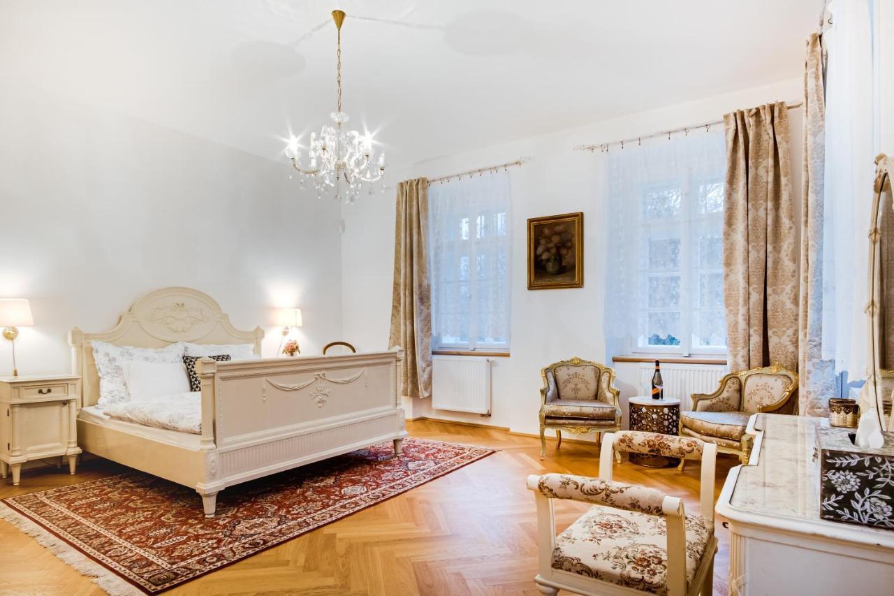 Lovecky Zamecek Pod Milesovkou Teplice Exteriör bild