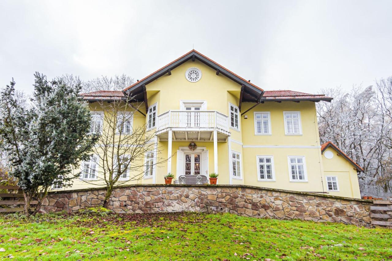 Lovecky Zamecek Pod Milesovkou Teplice Exteriör bild