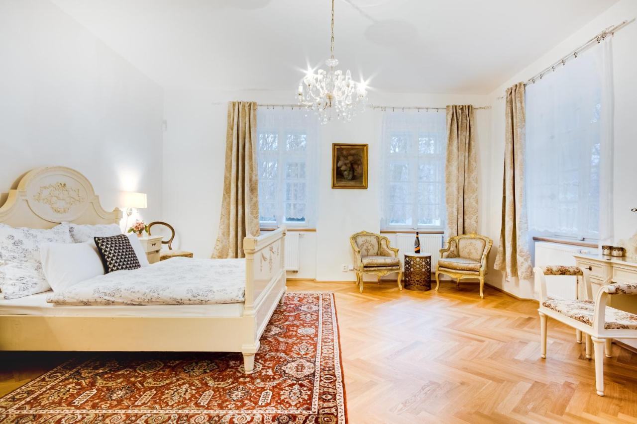 Lovecky Zamecek Pod Milesovkou Teplice Exteriör bild